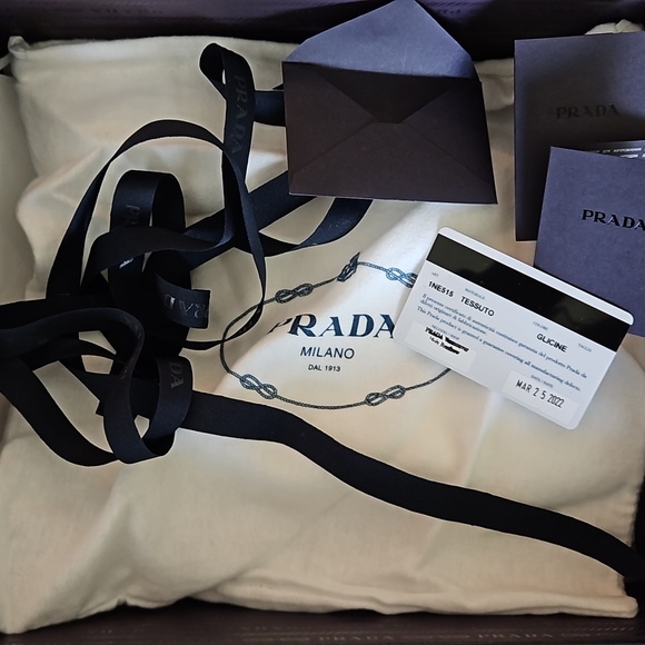 Prada Re-Nylon Re-Edition 2000 mini-bag in Wisteria - Picture 4 of 10